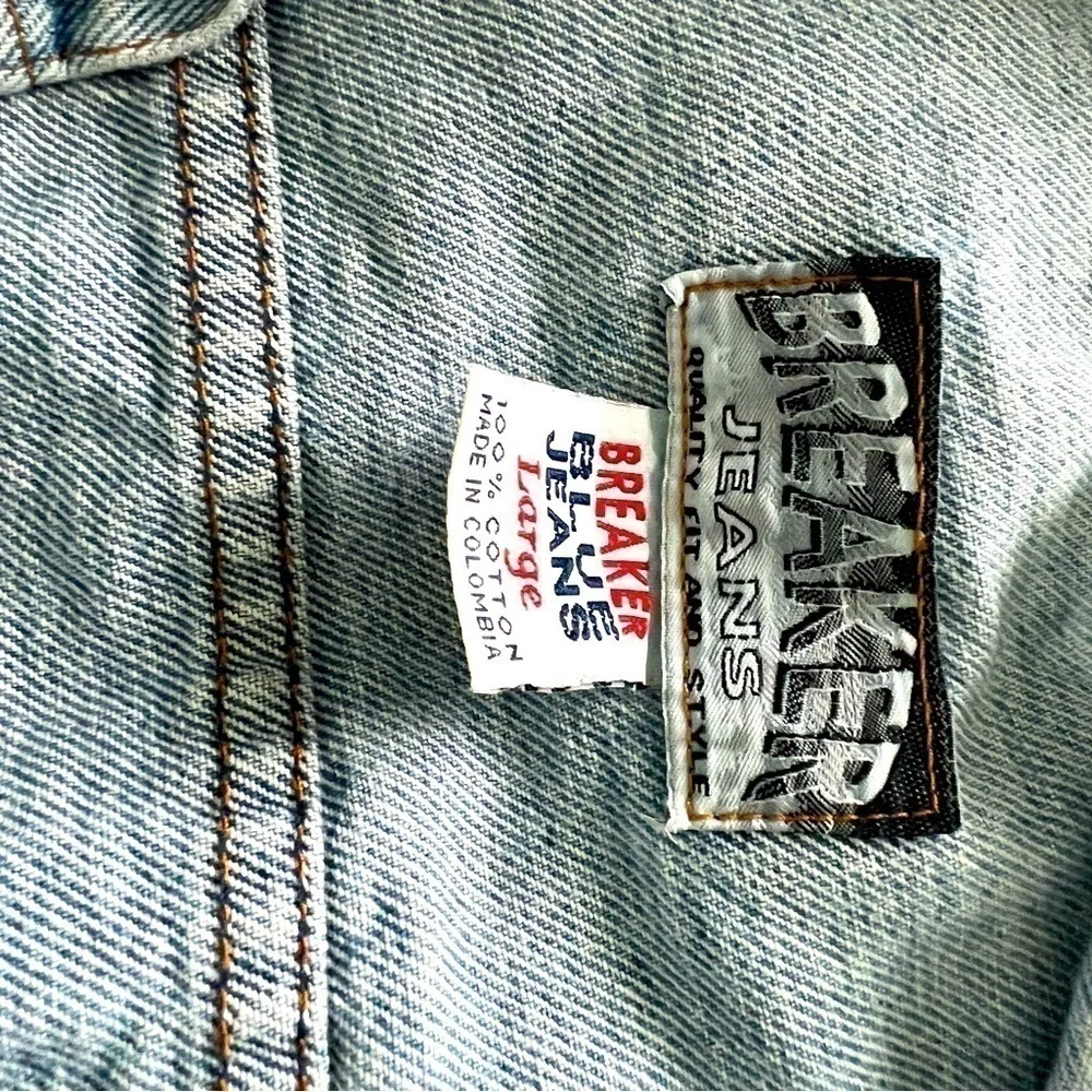 Breaker Jeans: Excellent Condition Women’s Denim Distressed Jeans Jacket, Size L